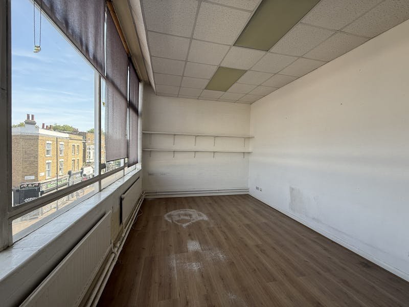 Office in London - photo 4