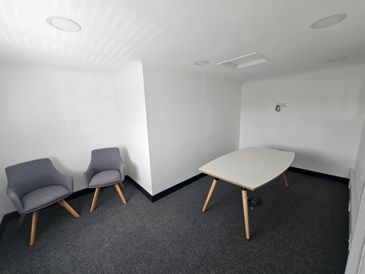 Office in Milton Regis - photo 3