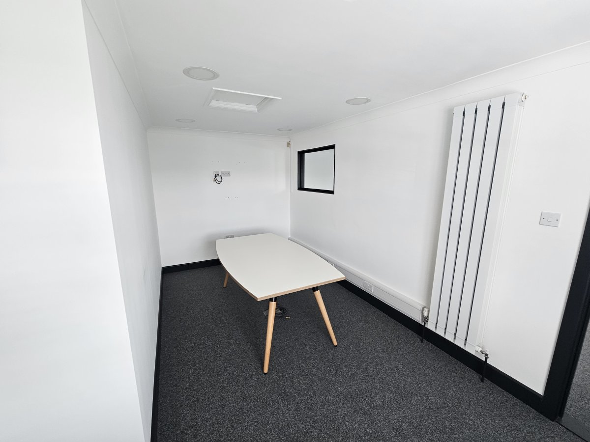 Office in Milton Regis - photo 4