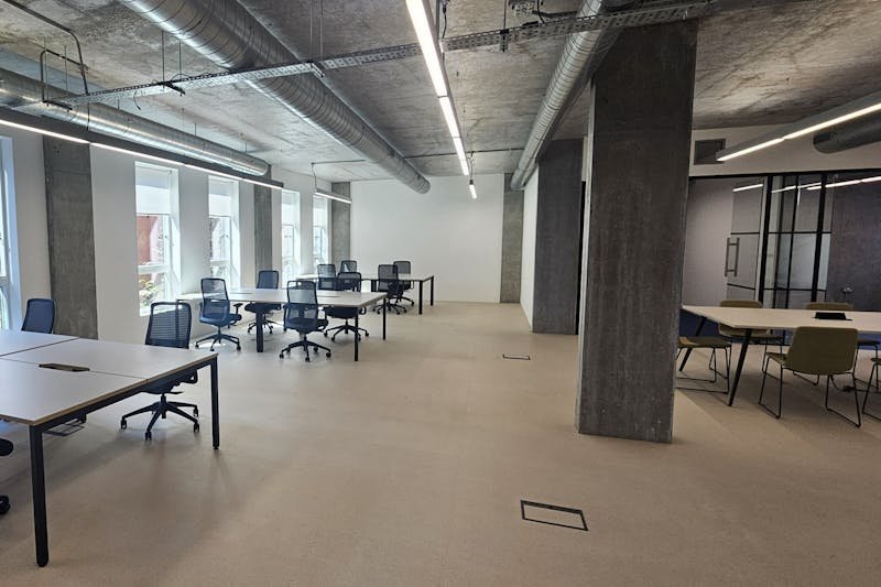 Office in London - photo 4