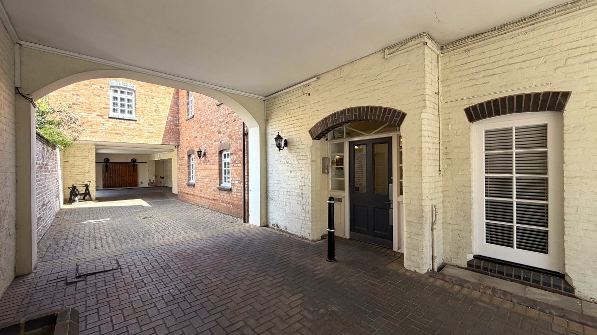 Office in Leamington Spa - photo 2