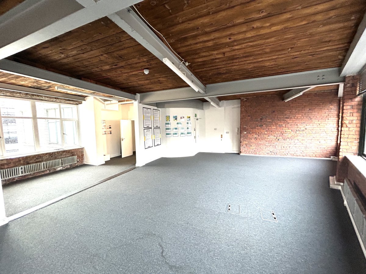 Office in Manchester - photo 3