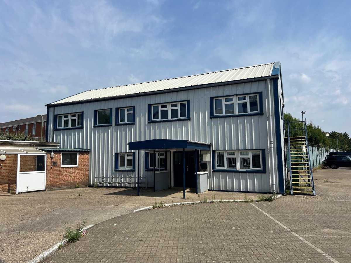 Office in Hythe - photo 3