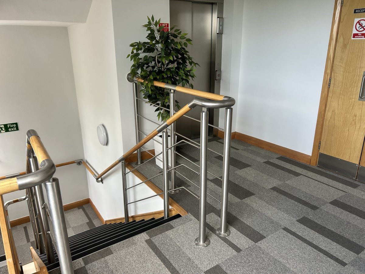 Office in Gloucester - photo 4