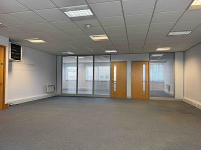 Office in Fareham - photo 2