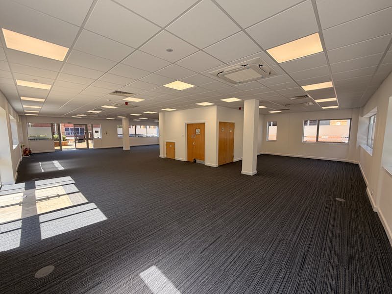 Office in Alton - photo 4