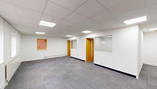 Office in Sowton Industrial Estate - photo 2