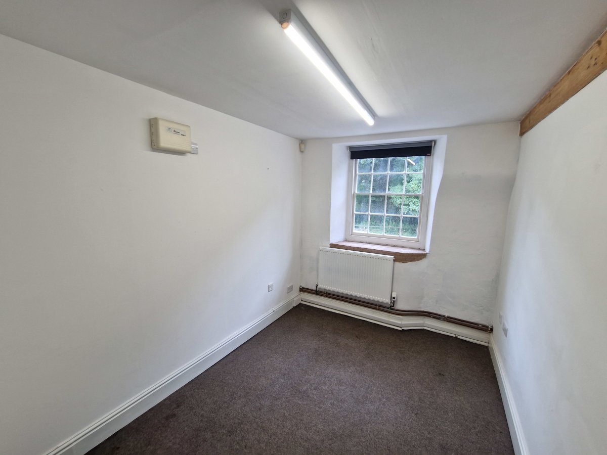 Office in Cromford - photo 2