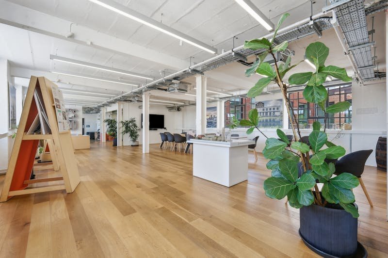 Office in London - photo 4
