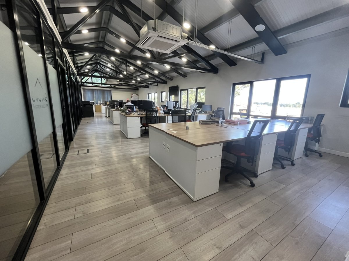 Office in Brightwell - photo 2