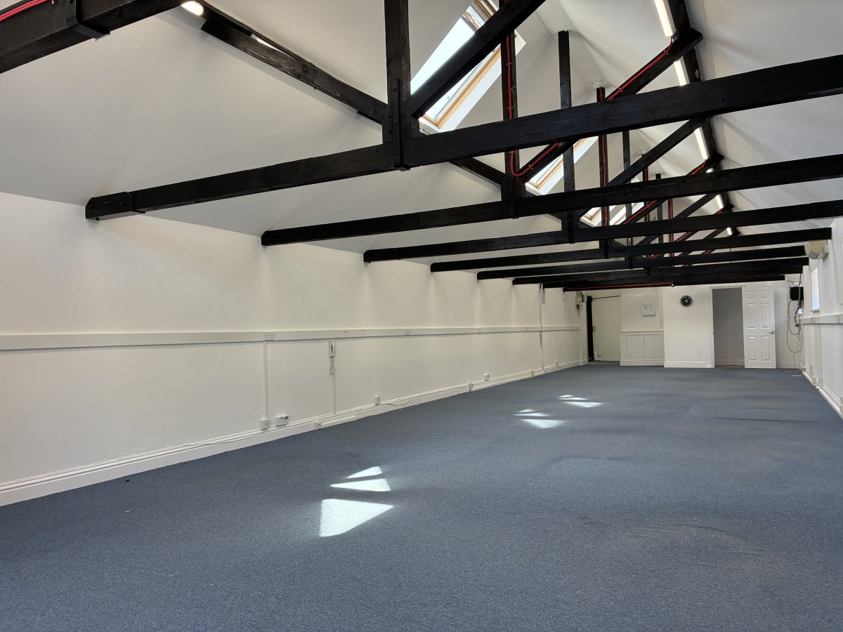 Office in Underriver - photo 4