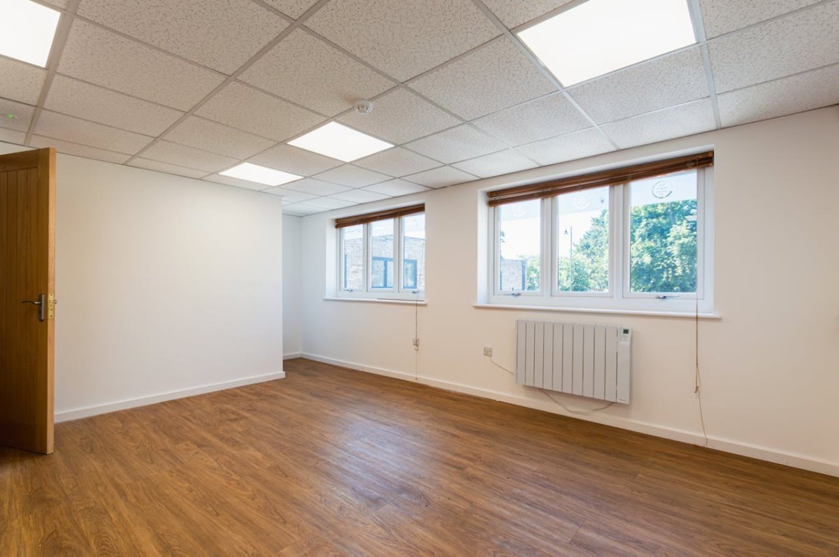 Office in New Milton - photo 2