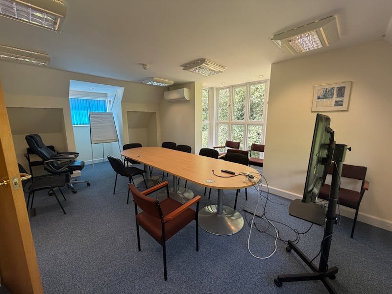 Office in Bordon - photo 2