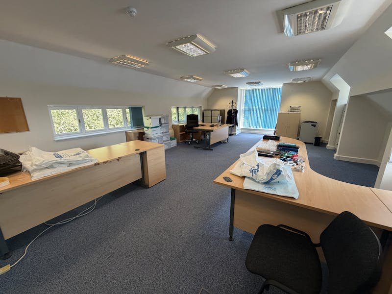 Office in Bordon - photo 3
