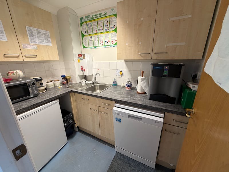 Office in Bordon - photo 4