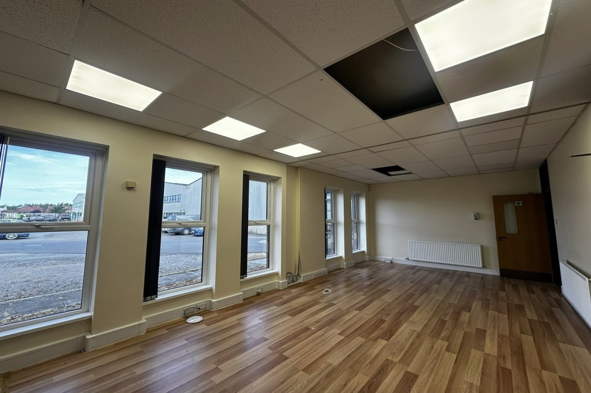 Office in Lisburn - photo 2