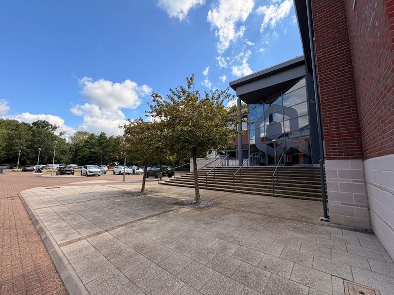 Office in Egham - photo 4