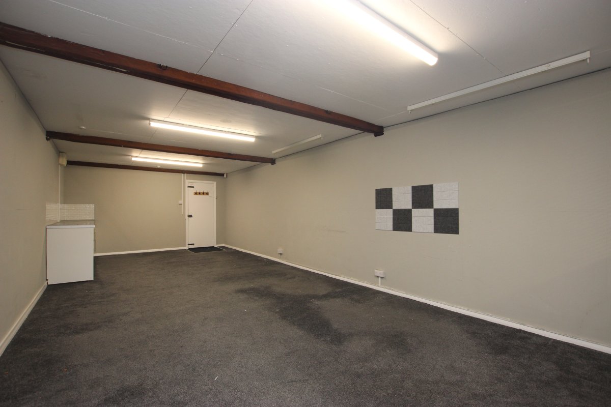 Office in Grantham - photo 4