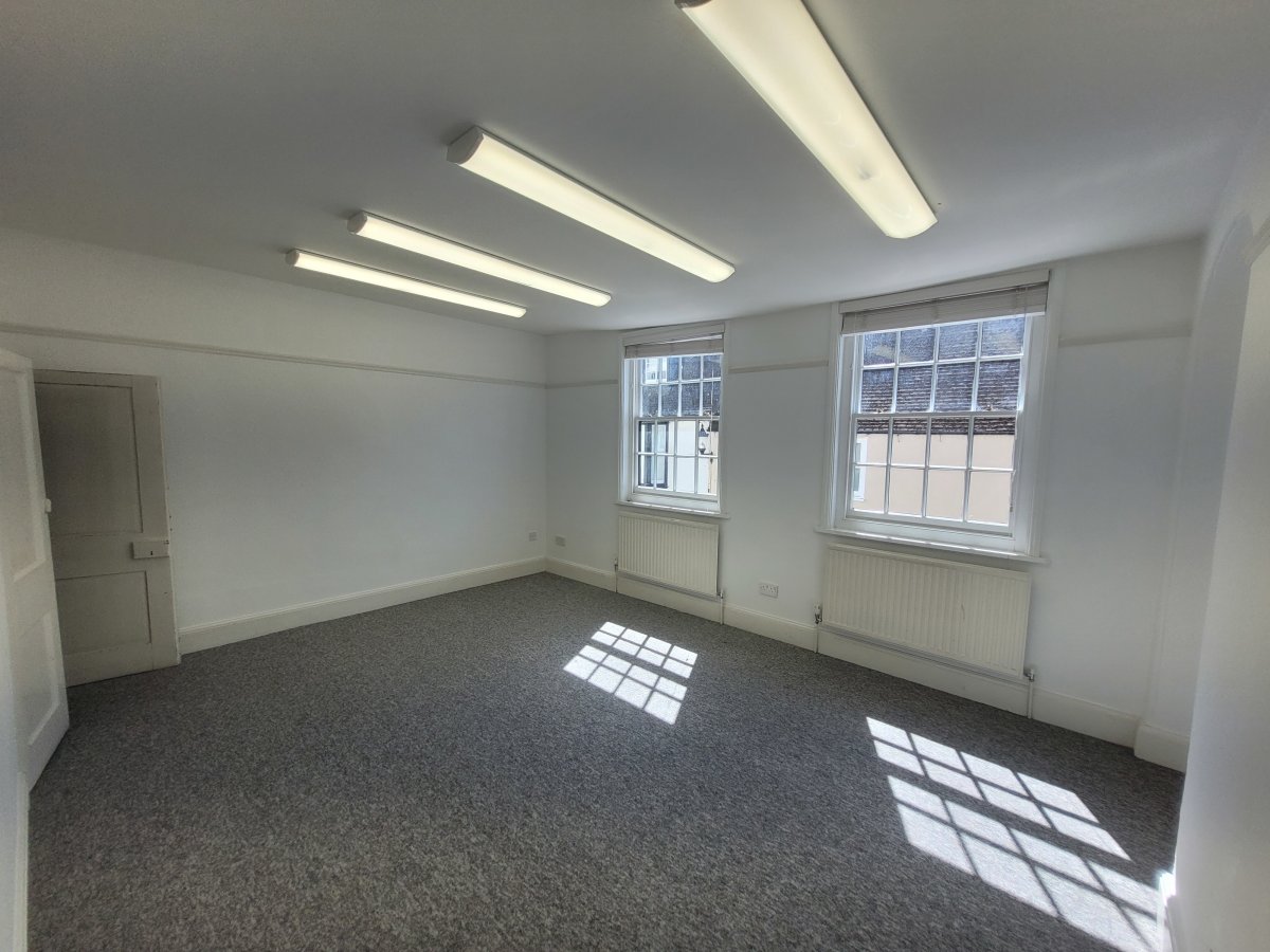 Office in Huntingdon - photo 3