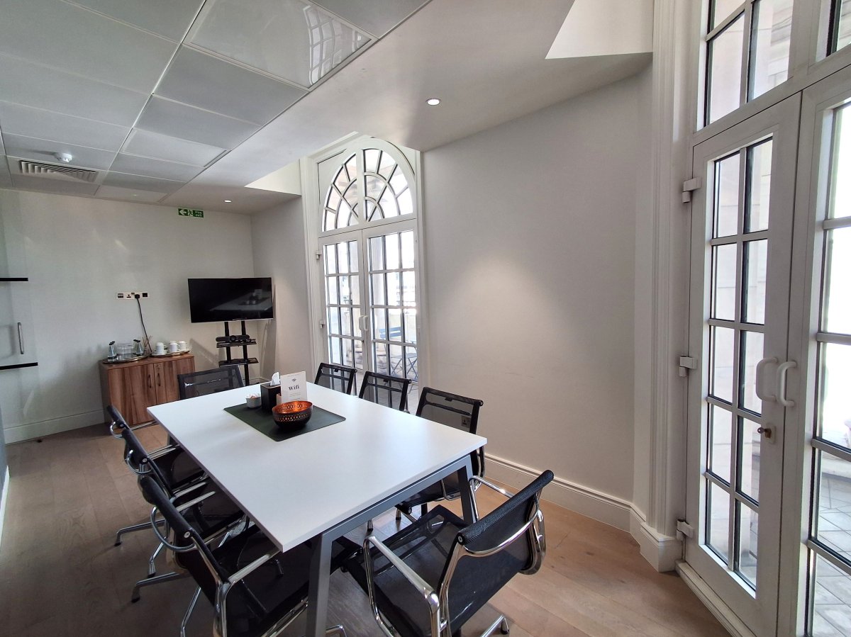 Office in St James's - photo 4
