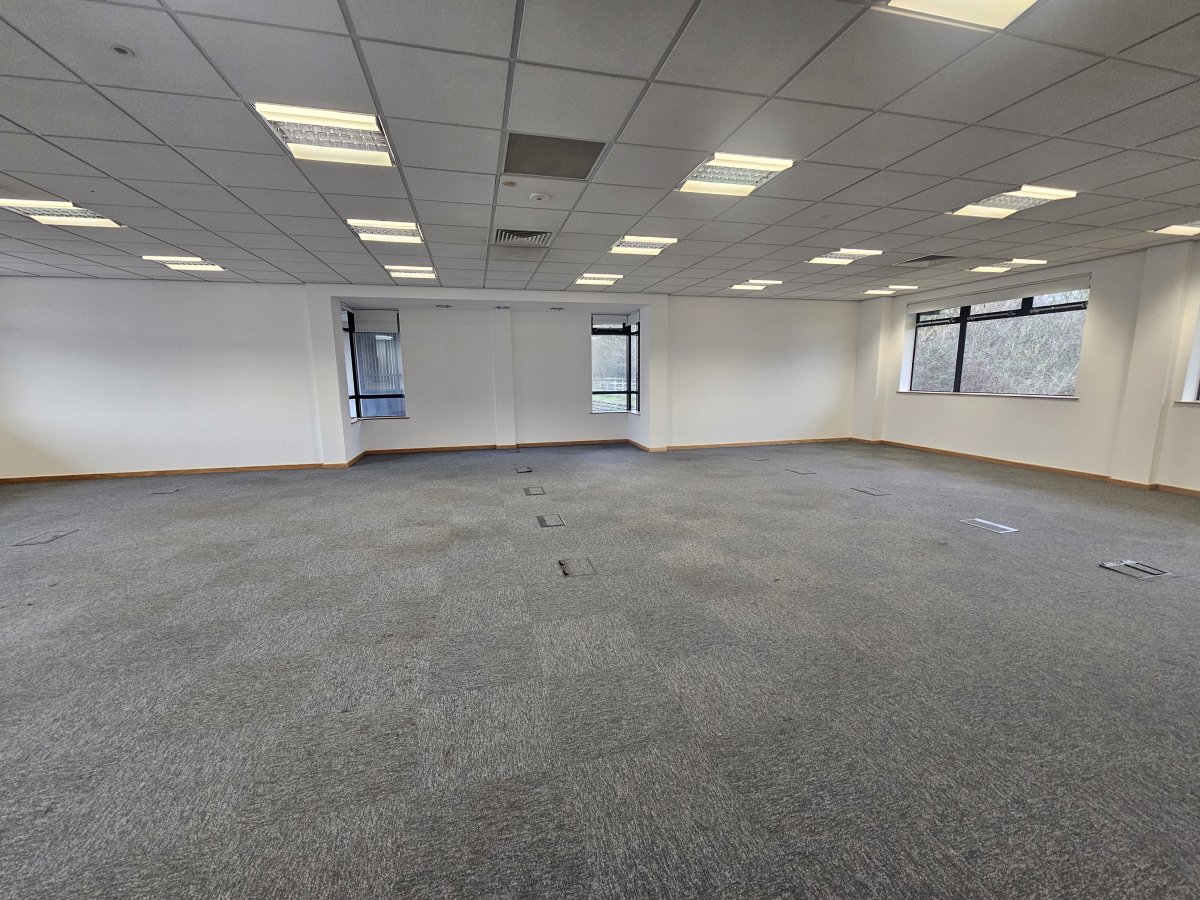 Office in Sittingbourne - photo 3