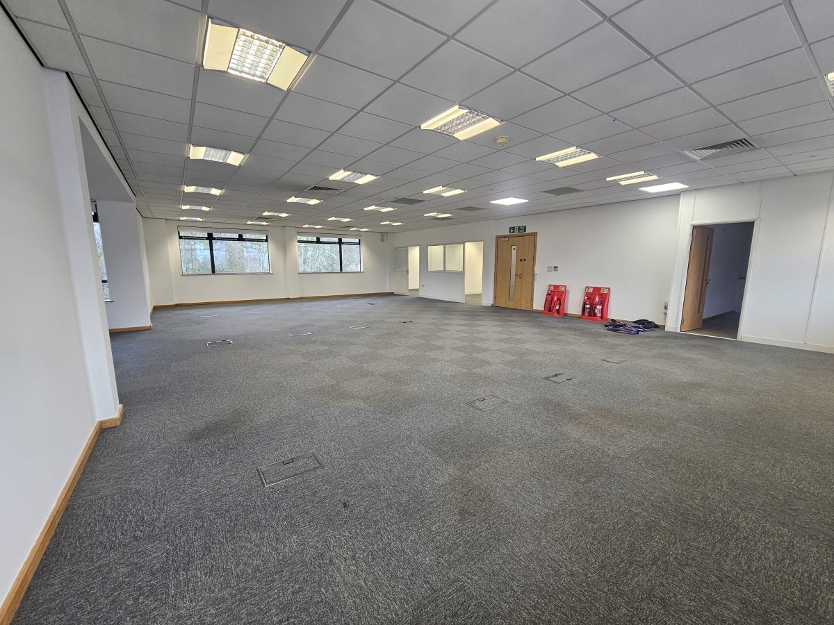 Office in Sittingbourne - photo 4