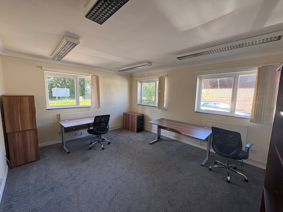 Office in Southampton - photo 3