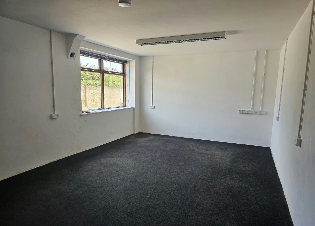 Office in Camborne - photo 2