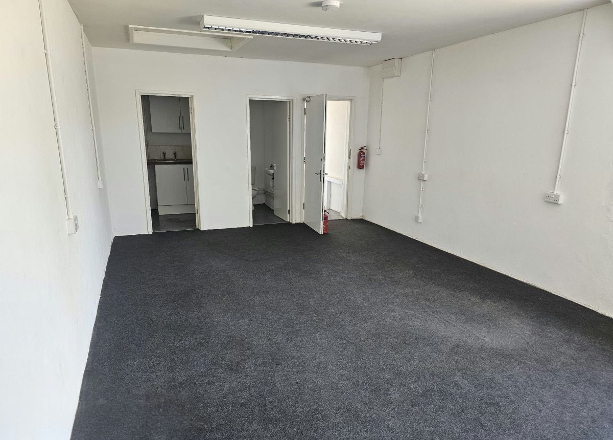 Office in Camborne - photo 4
