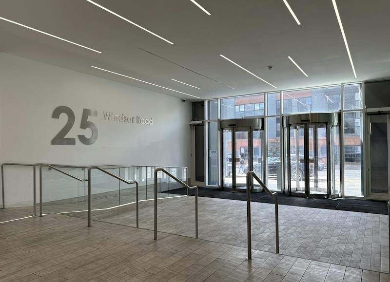 Office in Slough - photo 2