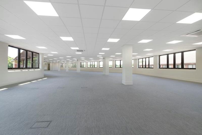 Office in Brentwood - photo 3