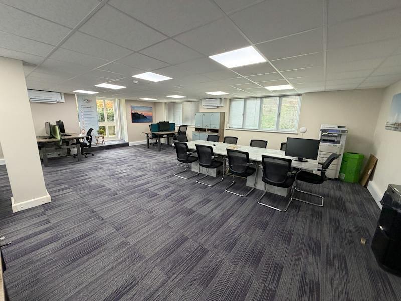 Office in Bordon - photo 2