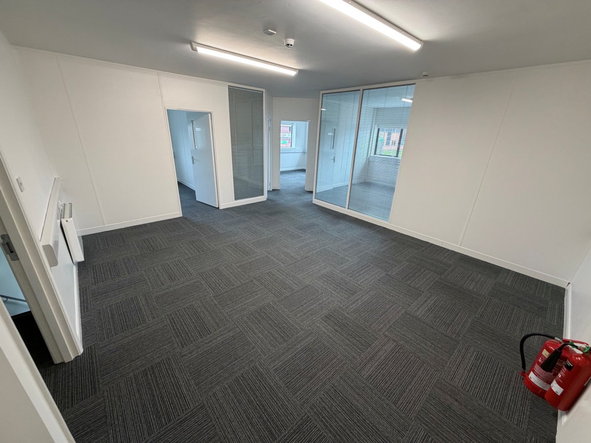 Office in Hinckley - photo 3