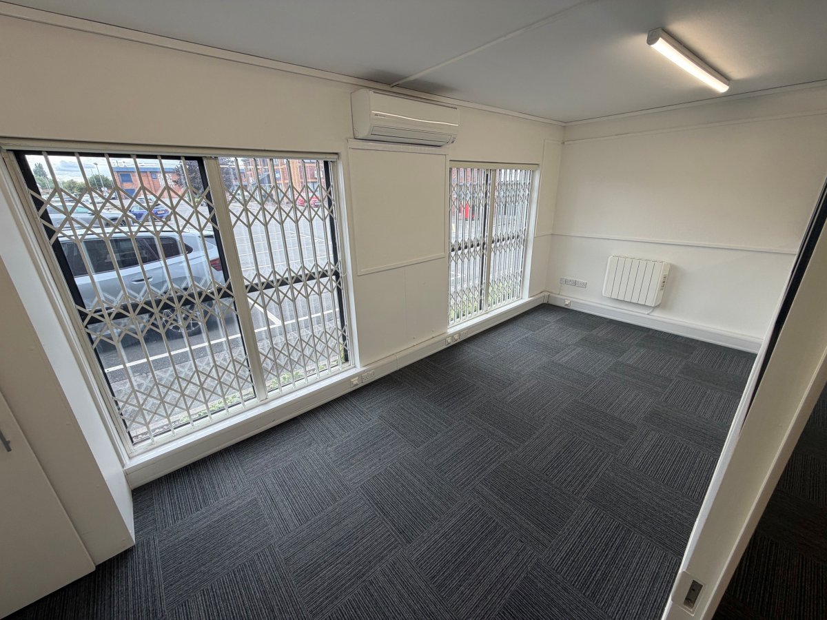 Office in Hinckley - photo 3