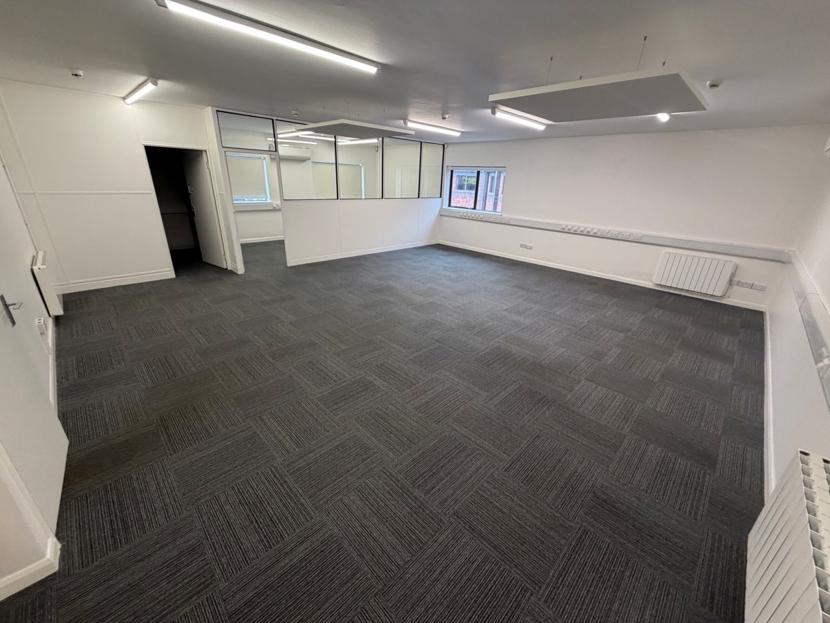 Office in Hinckley - photo 4