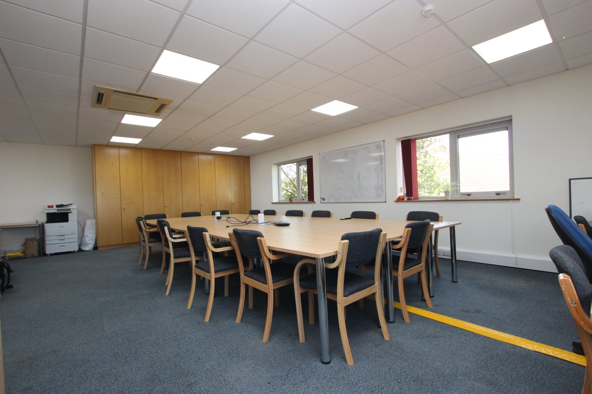Office in Lincoln - photo 4