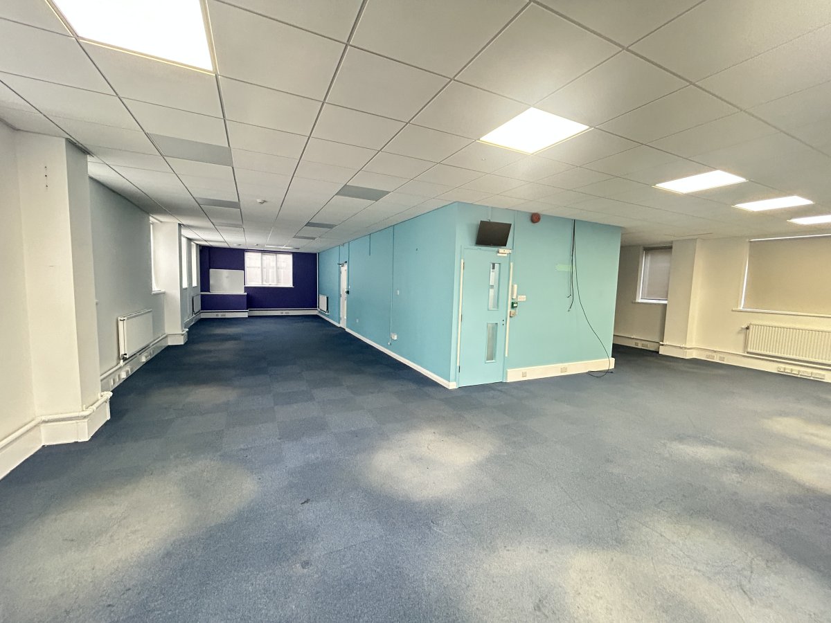 Office in Sale - photo 4