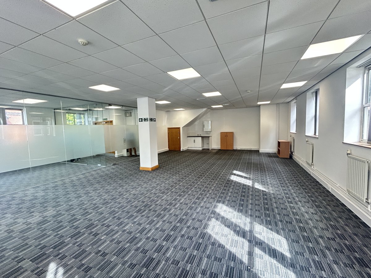 Office in Sale - photo 4