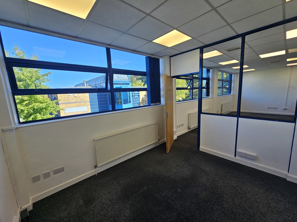 Office in Maidstone - photo 3