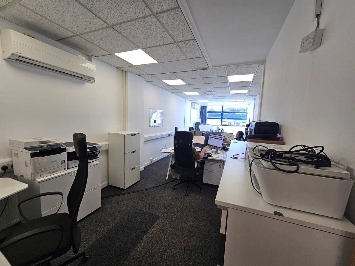 Office in Maidstone - photo 4
