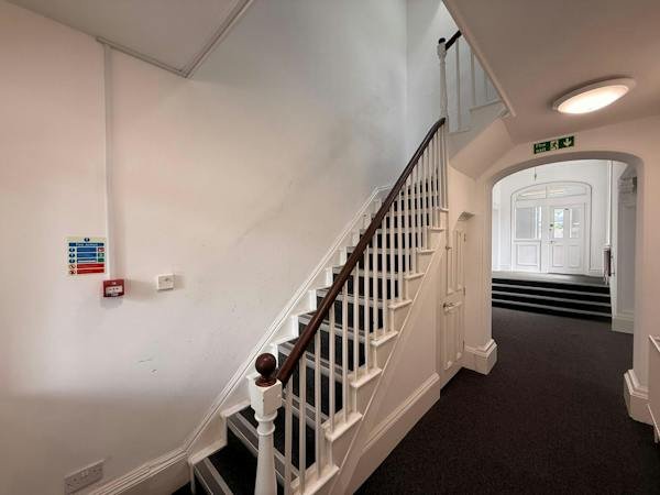 Office in Bedford - photo 4