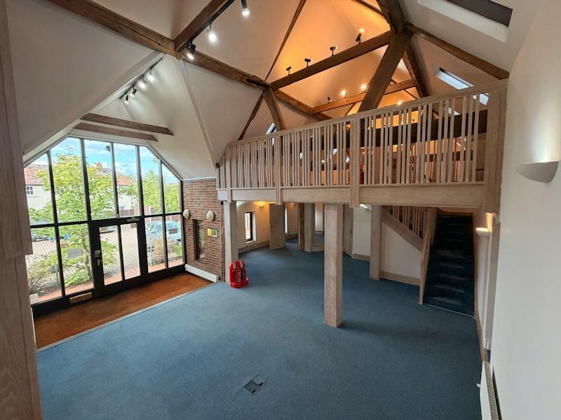 Office in Odiham - photo 2