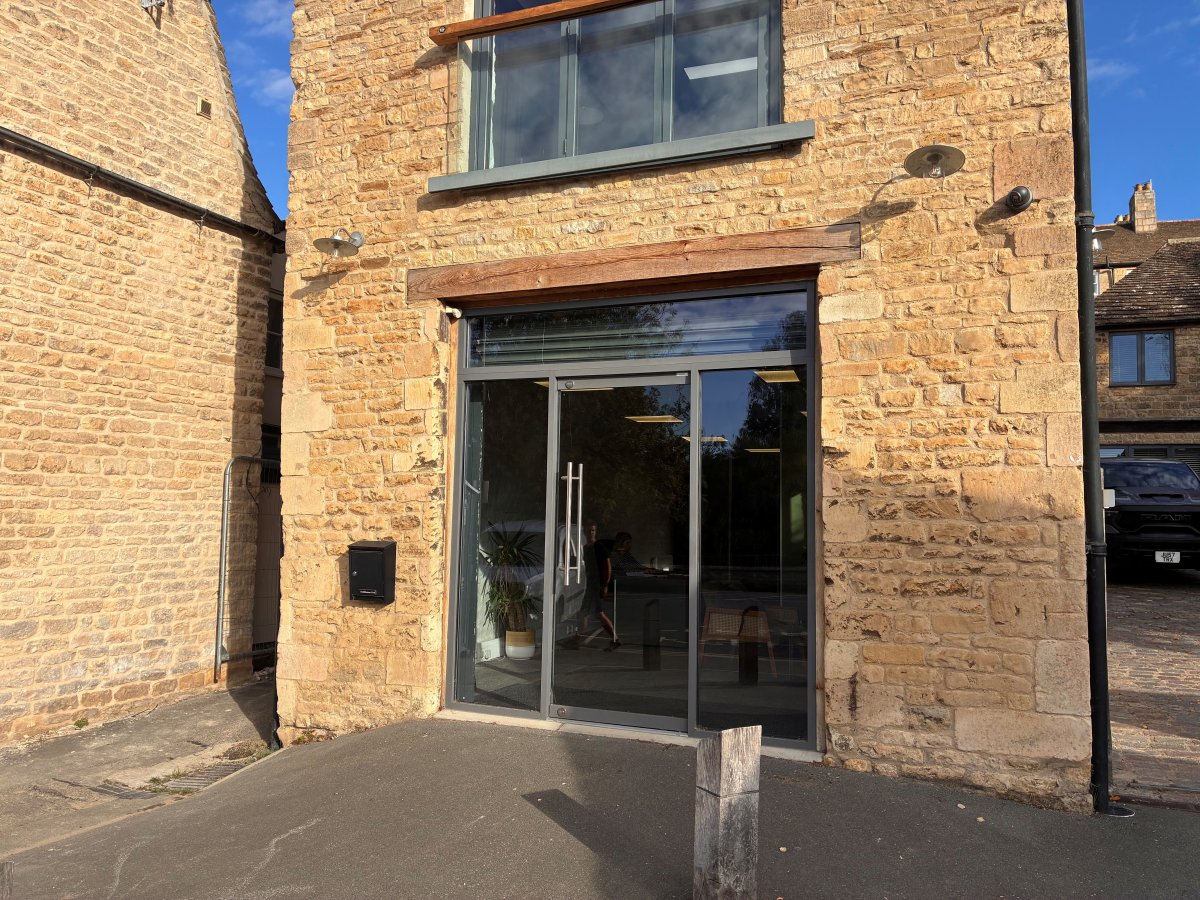 Office in Stamford - photo 4