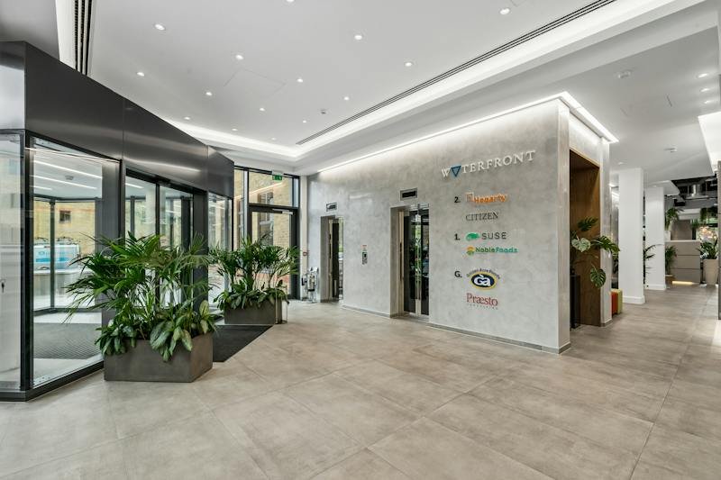 Office in Staines-upon-Thames - photo 2