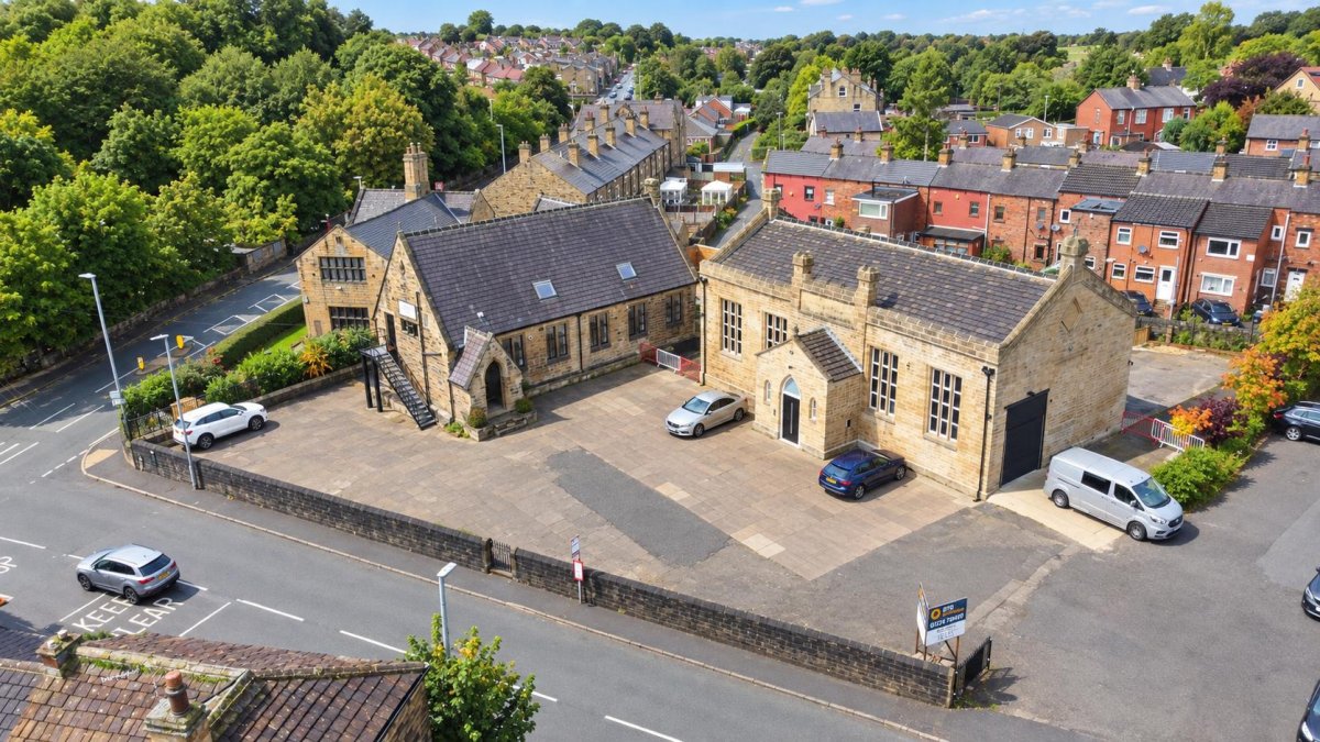 Office in Birstall - photo 2