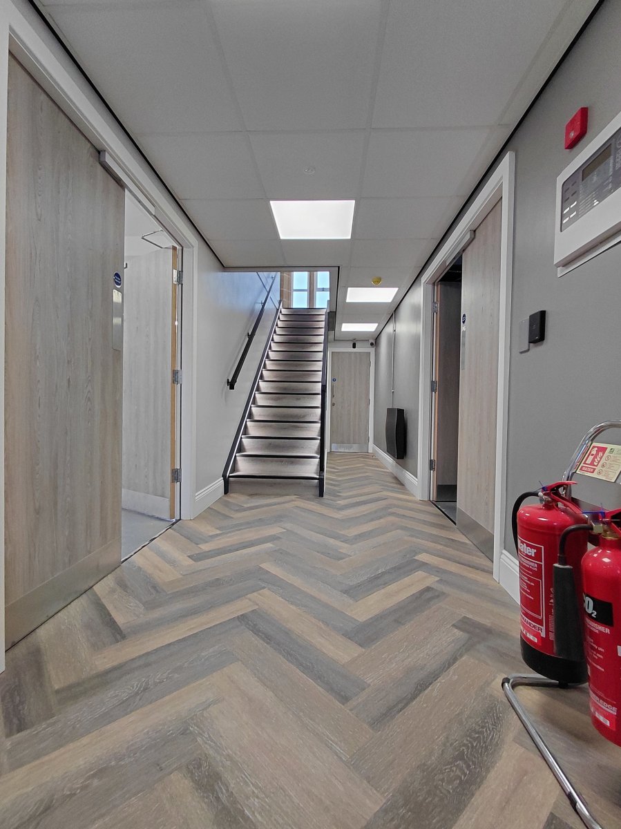 Office in Birstall - photo 4