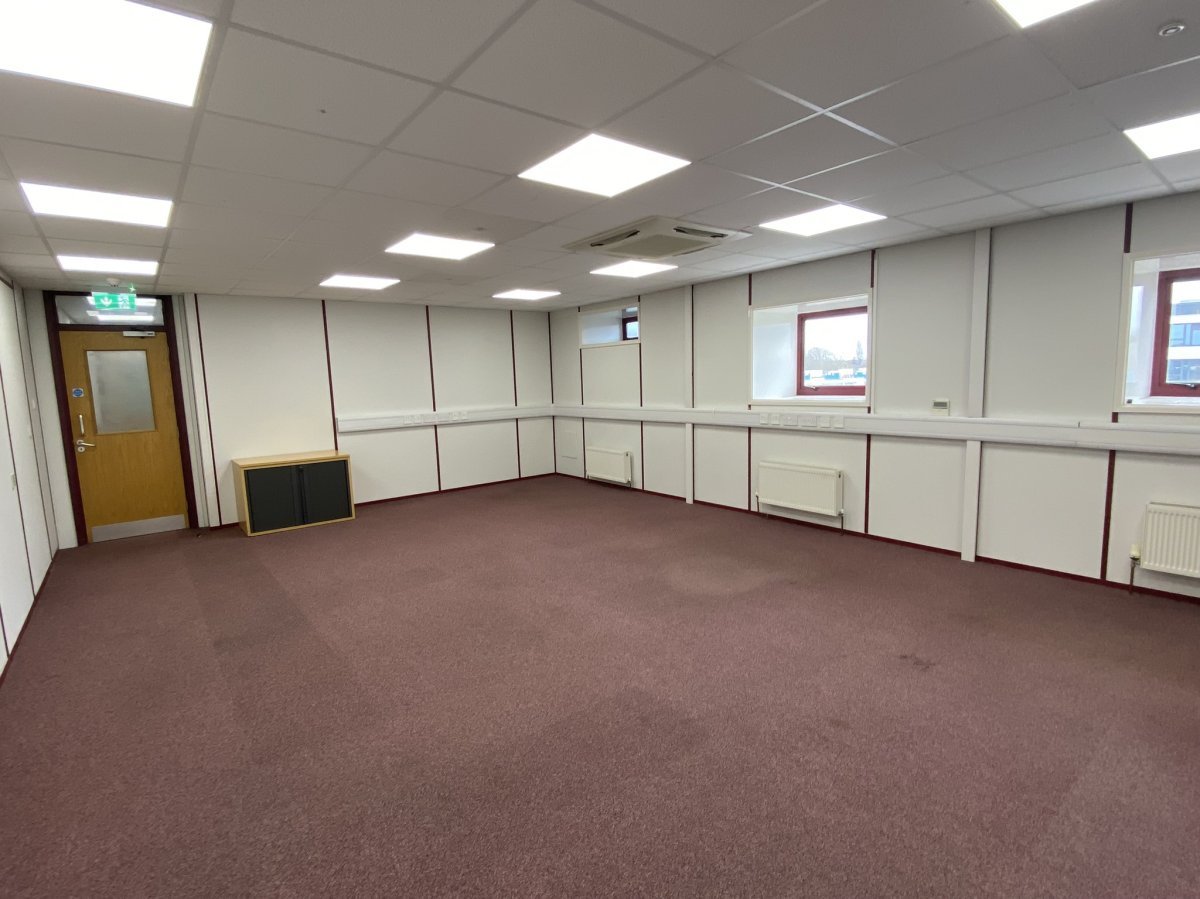 Office in Doncaster - photo 4
