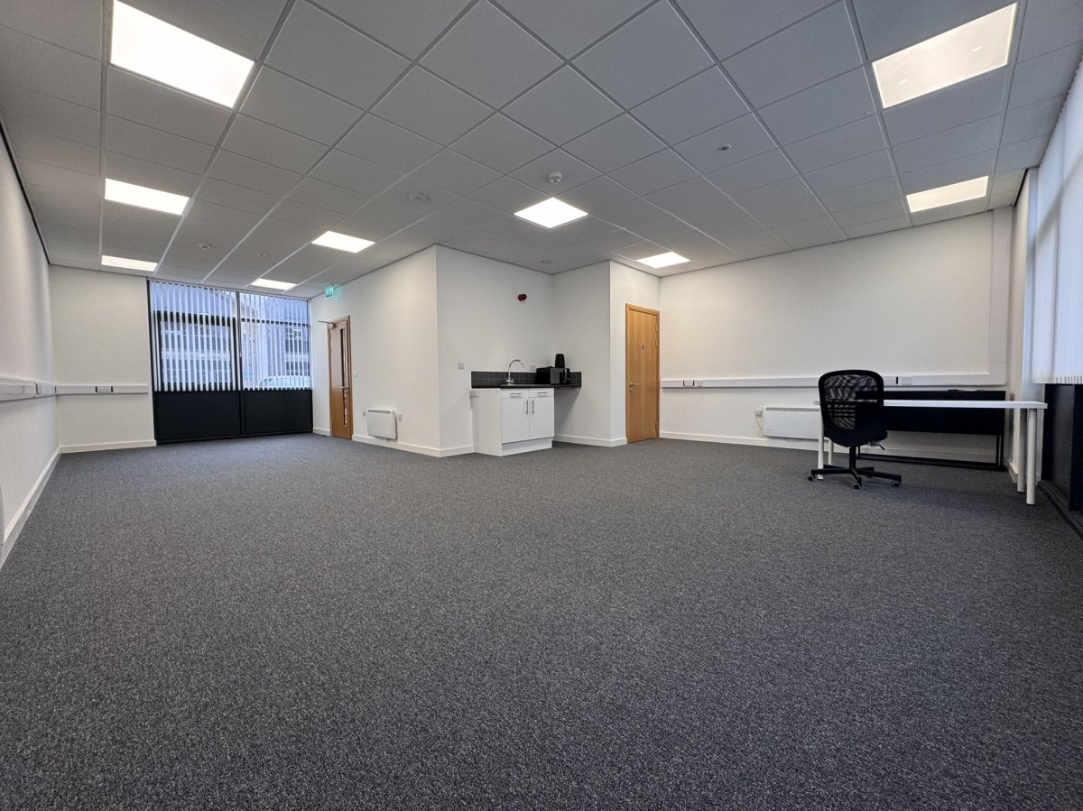 Office in Doncaster - photo 2