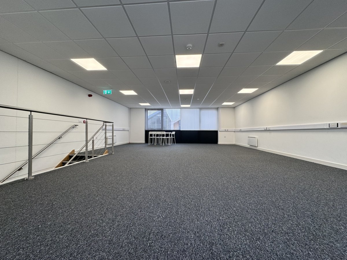 Office in Doncaster - photo 4