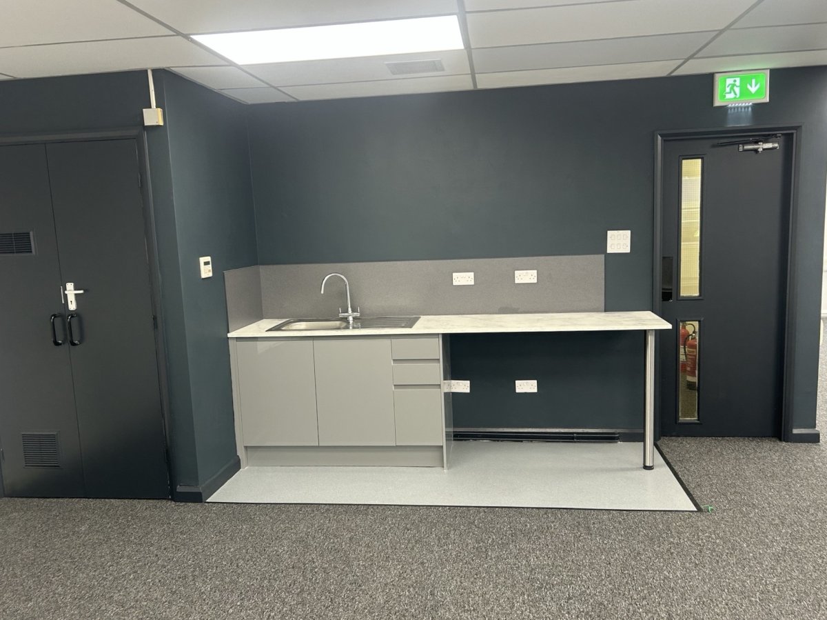 Office in Doncaster - photo 2